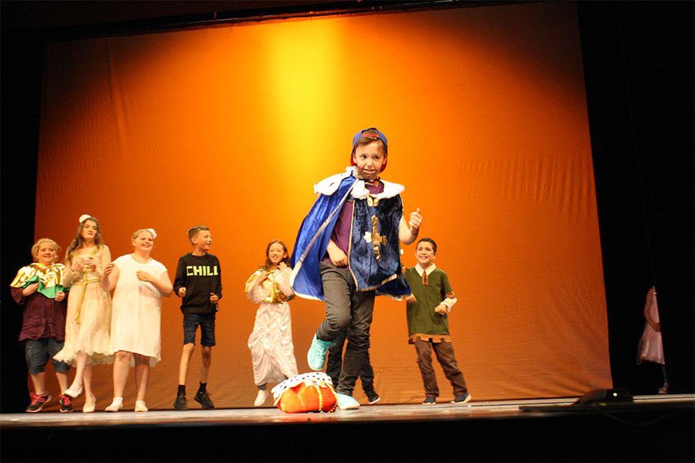 Schneewittchen - einmal anders 5 - Hermann-Ehlers-Schule Wiesbaden