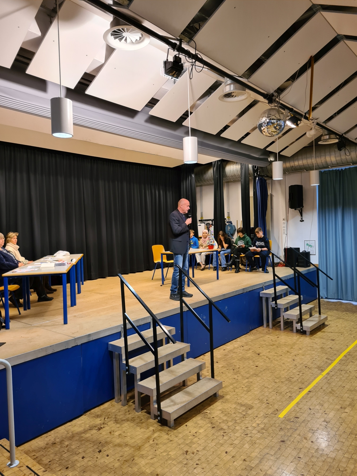 22 12 07 Vorlesewettbewerb 1 hermann-ehlers-schule-wiesbaden